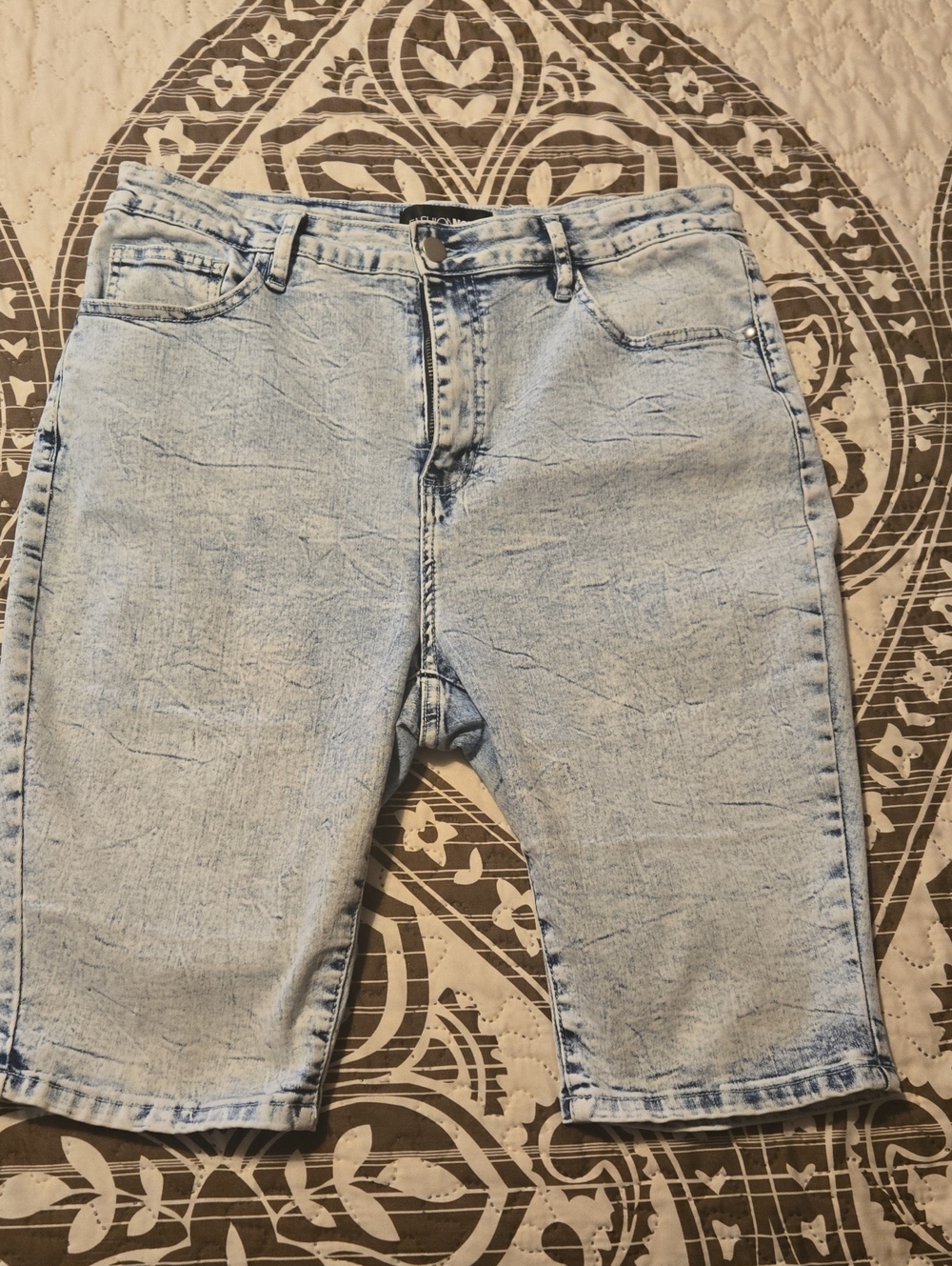 Fashion Nova Light Wash Women's Denim Shorts
